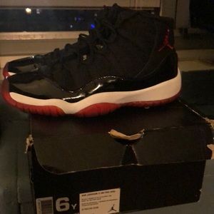 2012 Jordan 11s ( Bred 11s)